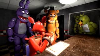 [SFM] FNAF - Foxy Plays The Scary Maze Game!