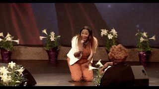  LeAndria Johnson KILLIN' Hymns (Blessed Assurance, I Won't Complain, THE BLOOD)