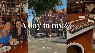 A DAY IN MY LIFE // NYC VLOG - SoHo, Friends, Dinner