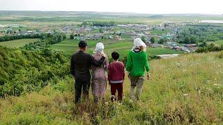 One day in the life of a family of producers of Tatars' favorite herbal tea. Russia today