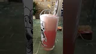 Milkis pouring