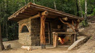 Without a nail. Stone house. Bushcraft doors and windows