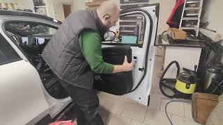 NEW Renault Megane Electric 2022 - Front door panel removing