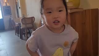 What are you talking about? It is my toy! 유아 영어 훈련