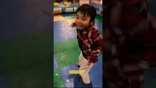 Kenji@7… breakdancing out of superjoy after gifts opening