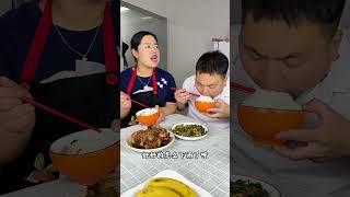 看这男人以后还敢不敢贪吃了