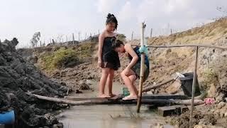 Supper Hot Cute Girl 2 Take a bath in the River Side 19+