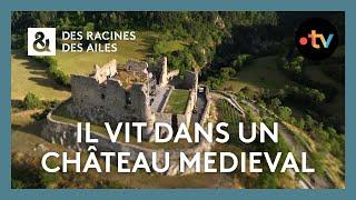 Il restaure un château abandonné et y habite !