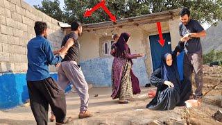 Hamid tries to save his stepmother from her daughter-in-law.
