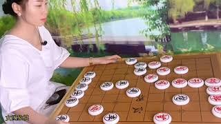 美女下象棋，棋艺就是高，大爷太难了，想弃车保帅都不行 !#象棋