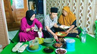  BUKA PUASA KALI INI DENGAN PENYETAN LELE LALAPANE SAMA DAUN KEMANGI DAN MENTIMUN 