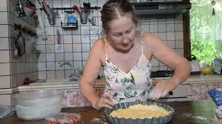 Земляничный  заливной  пирог/Вот  здесь я и живу....