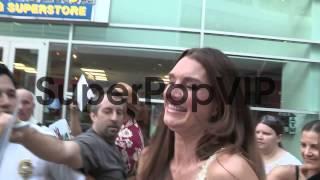 Brooke Shields greets fans while arriving at The Hot Flas...