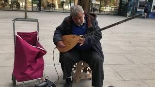 Sokak sanatçısı Ali Bulut,Erenköy -Hor görme garibi