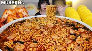 ASMR 잇츠 해장타임 새우토핑 듬뿍 진짬뽕 8봉지 김치 한포기 먹방 8 bags of Spicy shrimp ramen Kimchi MUKBANG