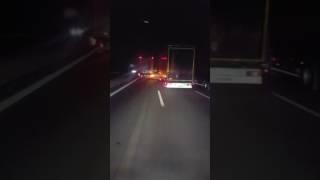 Ich dachte LKW dürfen die dritte Spur in Deutschlan?d nicht befahren