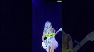 When Sabrina Carpenter Roasted her height in her concert!!#shorts #shortsfeed