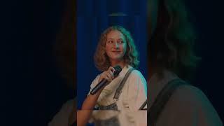 Маша посвятила песню Крис Ого #жукова #ника #никажукова #сериал #фильмы