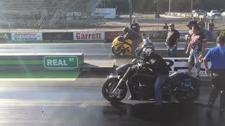 Suzuki hayabusa vs m109r 1/4 mile, m109r daily use