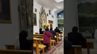 Santa María: молитва Святой Марии в перуанском католическом храме