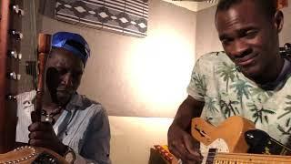 Cheick Niang Guitariste & Noumoucounda en style mandingue Kayra