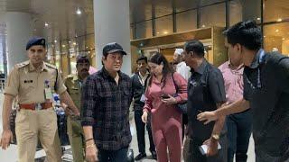 Master Blaster Sachin Tendulkar Spotted with Wife Anjali Tendulkar at Airport Arrival