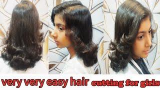 beautiful hair cutting for girls | girls hair cutting gher per kase Karin |