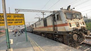 19325 Indore Amritsar Express departing Yamunanagar Jagadhri station with Wap7