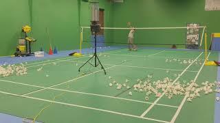 Backhand and forehand training with low cost Siboasi S3025 badminton machine