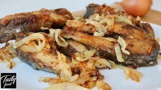 How to Deliciously Fry Carp in a Frying Pan with Onions!