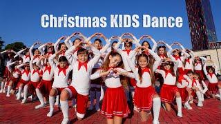 Merry Christmas Kids Dance - Jingle Bells in public