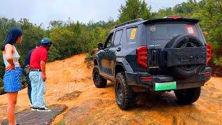 GWM Tank 400 Hi4-T 2.0 Turbo vs Jeep Wrangler Rubicon 3.6L V6 vs Tank 300 Off-road Driving