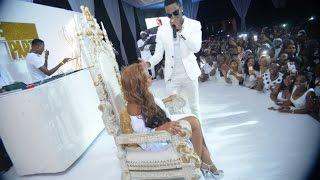 Diamond Platnumz alivyomuita Zari kwenye stage ya White Party, kilichotokea kikamtoa machozi.