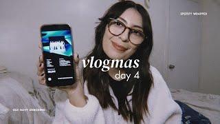 reacting to my spotify wrapped and old navy black friday unboxing | vlogmas day 4