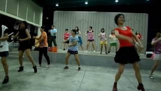 line dance cm on everbody