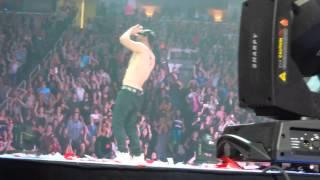 Donnie Wahlberg dances to 'California Love' @ HP Pavilion/SAP Center, San Jose 7.12.13