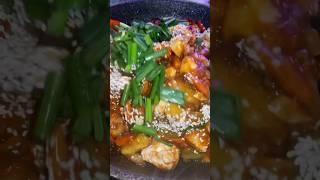 Курица (грудка) в кисло-сладком соусе.