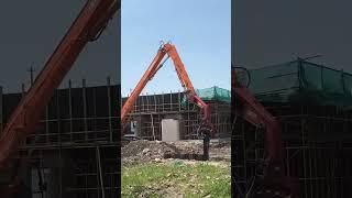 Vibratory Pile Driver, Equipped with an extended arm to drive 15m steel sheet piles