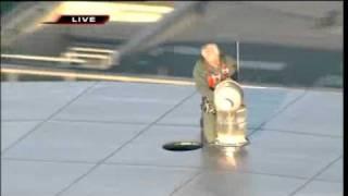 Light Bulb Changed Atop the Gateway Arch