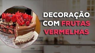DECORAÇÃO DE TORTA COM FRUTAS VERMELHAS | TORTAS FINAS | CONFEITARIA | Links na descrição