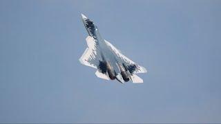 A full showcase of the Su-57's spectacular flight performance at the China Airshow