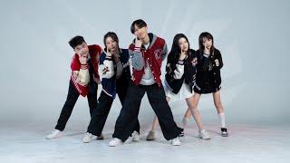 IVE - Kitsch / Student Dance Practice by DE Dance Club