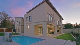 4 Bedroom Cluster for sale in Gauteng | Johannesburg | Bedfordview | Bedfordview |