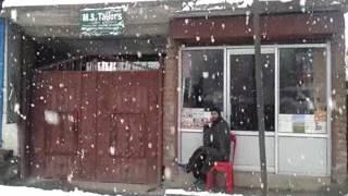 Free kashmir (aslam bhai from baramulla khawajabh fatehpora enjoying snowfall 11/1/2017)