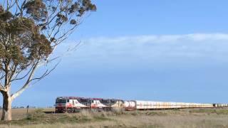 6PM9 SCT Freight Train At Manor Loop (20/7/2009) - PoathTV Australian Railways & Railroads