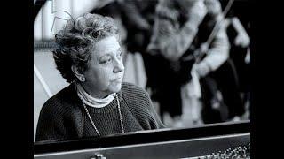 Alicia de Larrocha plays Mozart - Fantasia & Sonata, K.475 & 457 + 3 encores (1984 Live)