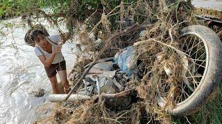 Recovering a motorbike engine that was severely damaged by floodwaters ( Miss Mechanic )