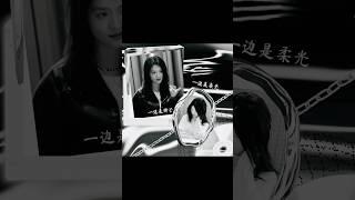 陈昊宇｜酷帅不羁 vs 静谧温柔 都说认真工作的女人最迷人了。更何况还是一个点头 +拨动一根手指头就能把我完美拿捏的陈昊宇？！且她还点了好几下头。最后还送福利：翘起了二郎指！ #陈昊宇