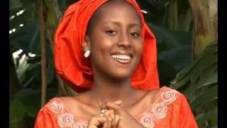 Hausa movie song (Matar Aurena).