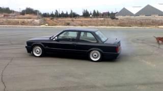 BMW E30 325i DONUTS - DRIFT